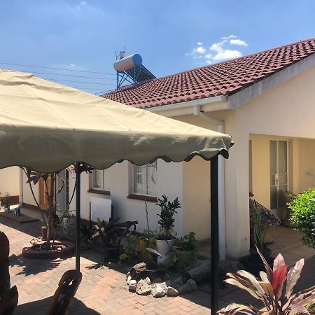 Kwampofu Guest House Хараре Экстерьер фото