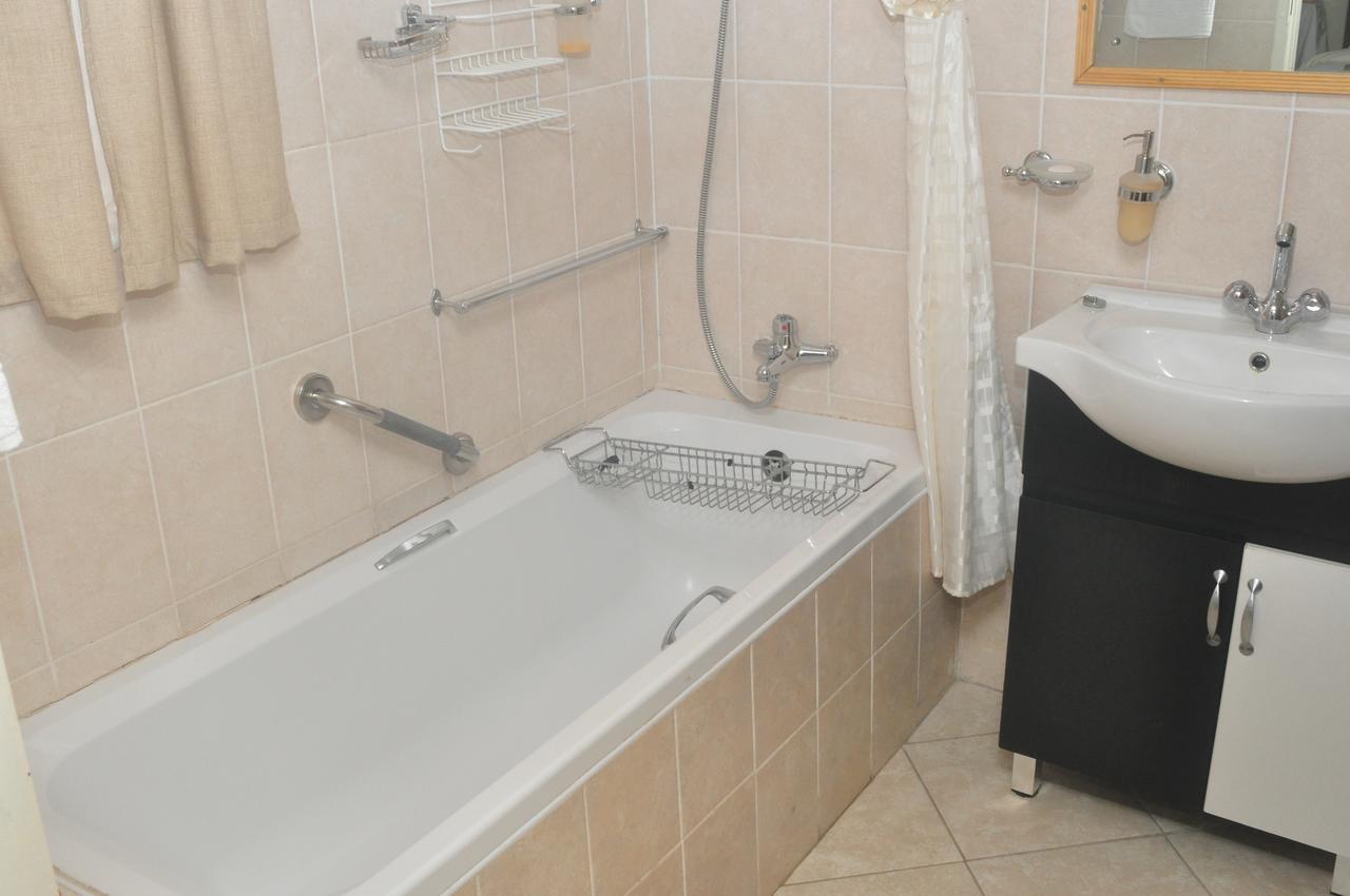 Kwampofu Guest House Хараре Экстерьер фото