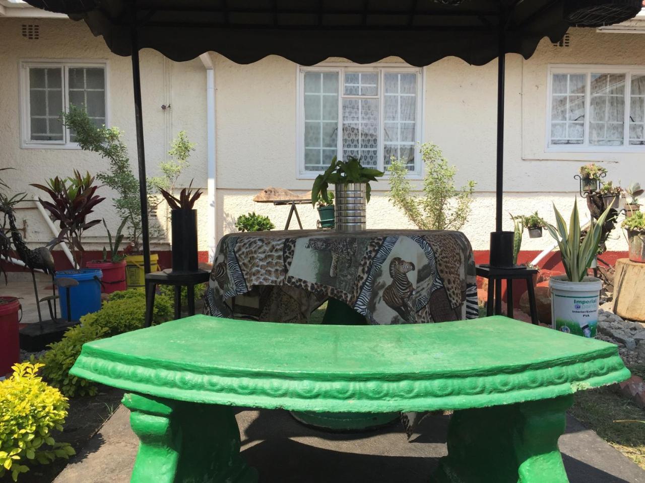 Kwampofu Guest House Хараре Экстерьер фото