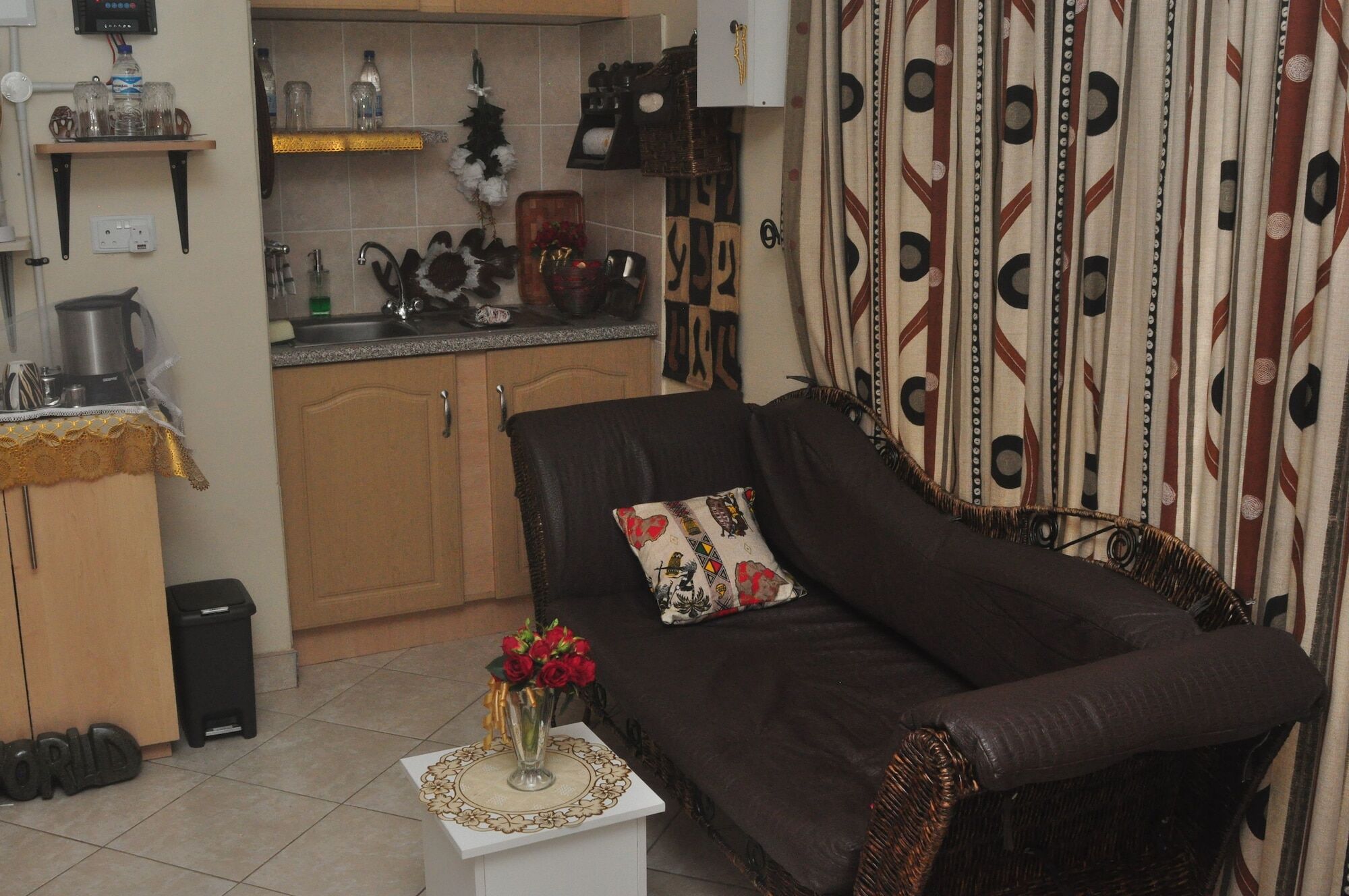 Kwampofu Guest House Хараре Экстерьер фото