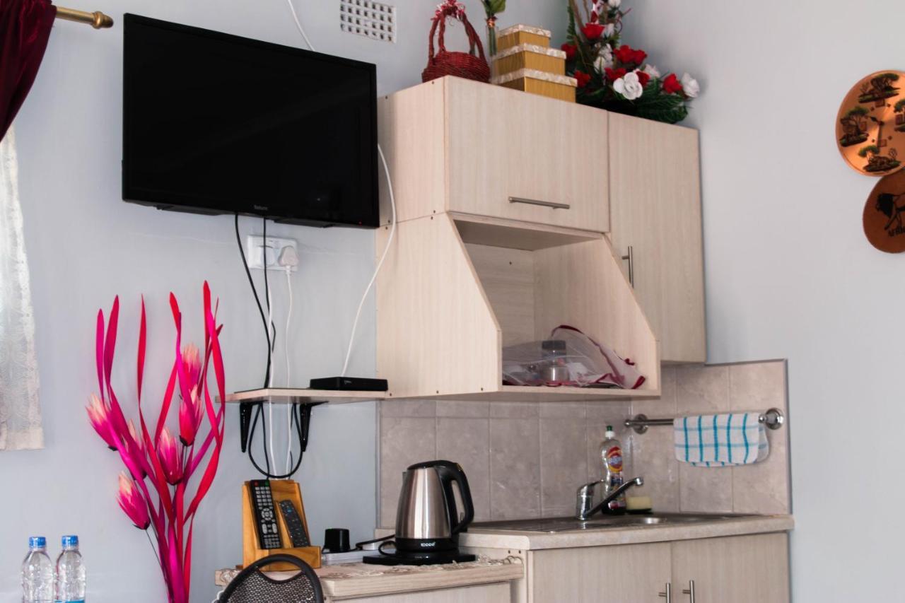 Kwampofu Guest House Хараре Экстерьер фото